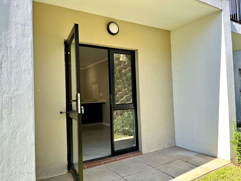 Stylish 2-Bedroom Apartment with Private Garden in Waterfall - Photo 9