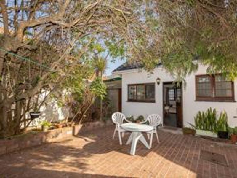 Charming 1-Bed Cottage in the Heart of Muizenberg - Photo 1