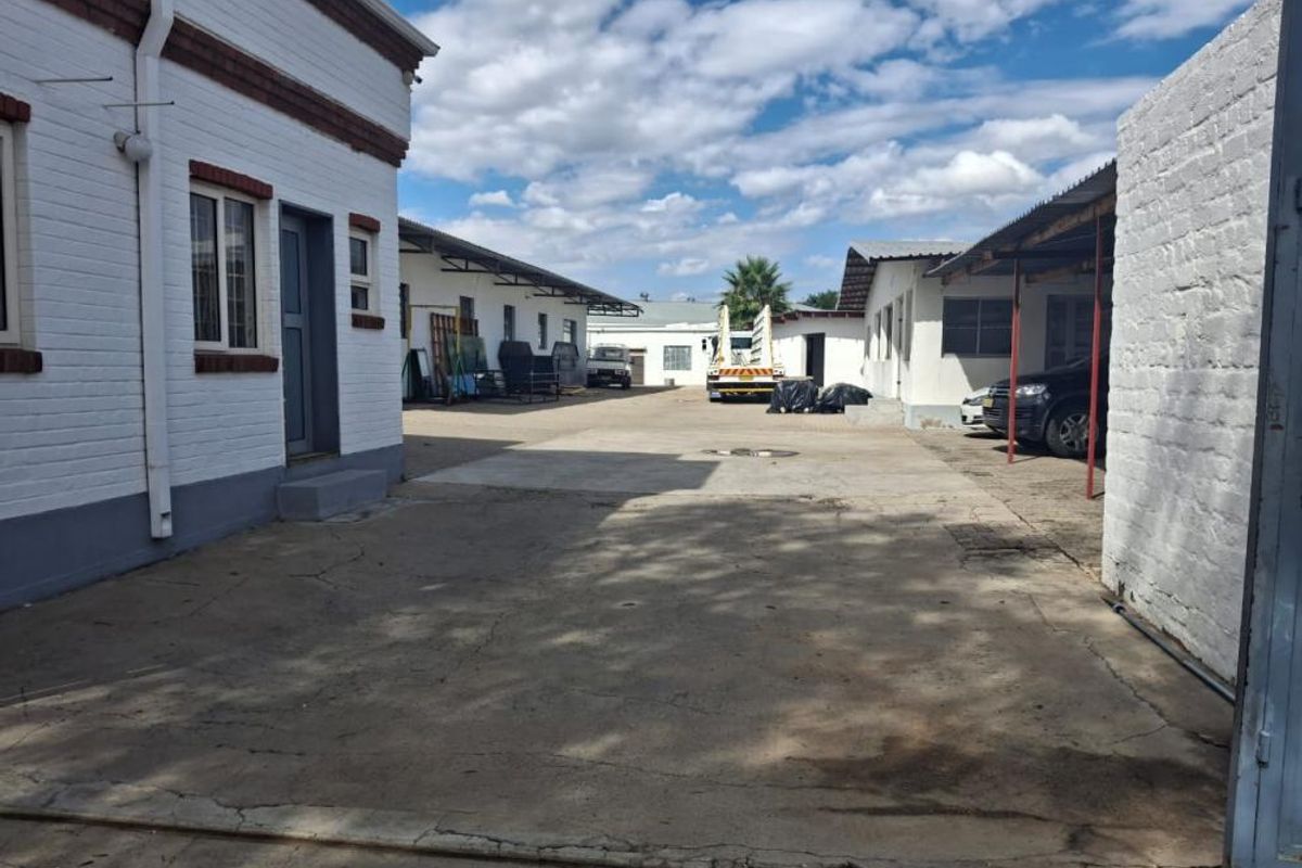 Lafrenz Warehouse and offices For Sale - Photo 5