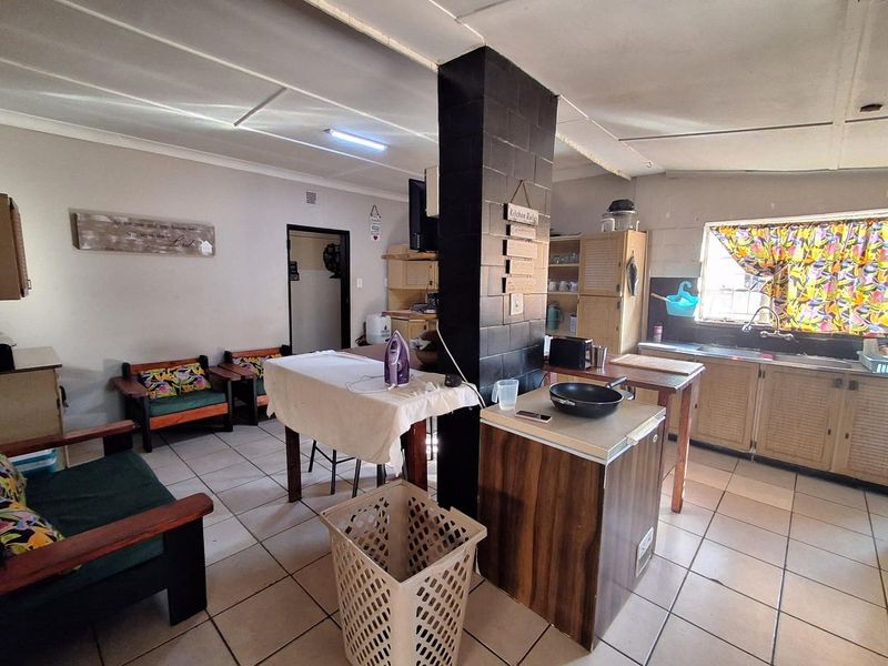 3-Bedroom Home with Garage, Covered Parking, Storerooms & Enclosed Garden - Photo 6