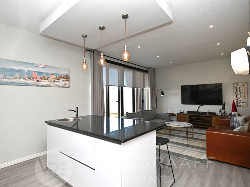 Elevated Coastal Elegance - Photo 6