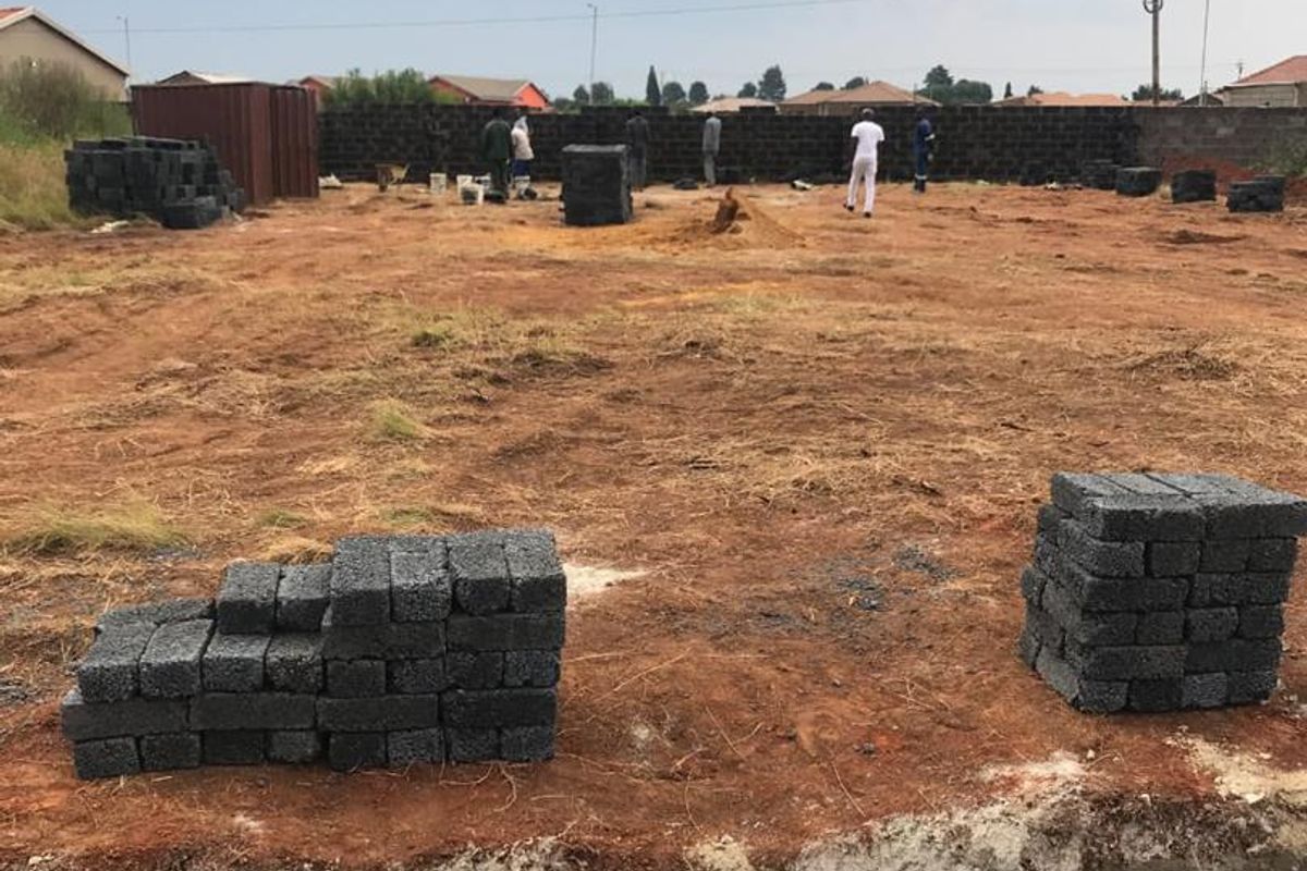 Land with secure & sturdy boundary walls - Photo 5