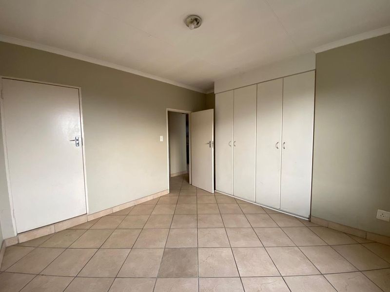 Stunning 2-Bedroom Apartment in a Secure Estate - Photo 7