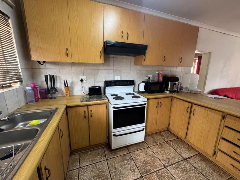 Charming Family Home with Outdoor Delight in Southridge - Photo 8