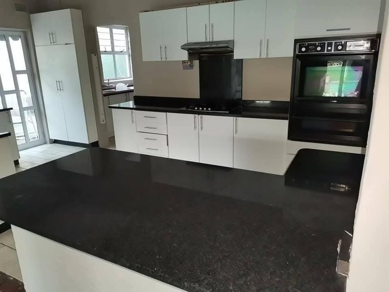 STUNNING FAMILY HOME IN PRIME LOCATION - WESTVILLE - Photo 6