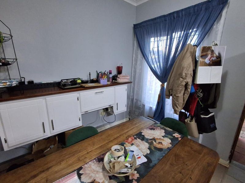 Cozy house in West Acres for sale - Photo 5