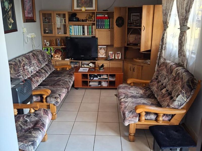 House for Sale – Forderville, Estcourt - Photo 6