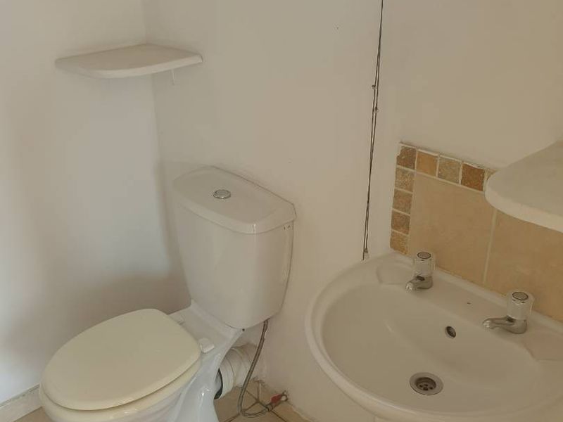 Affordable, Secure Living in Blue Lakes Estate – Perfect for First-Time Buyers & Investors - Photo 10