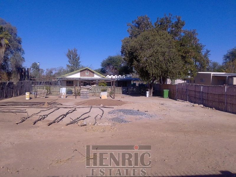 Three-bedroom house with 4 Very Spacious Flatlets for sale in Omaruru! - Photo 7