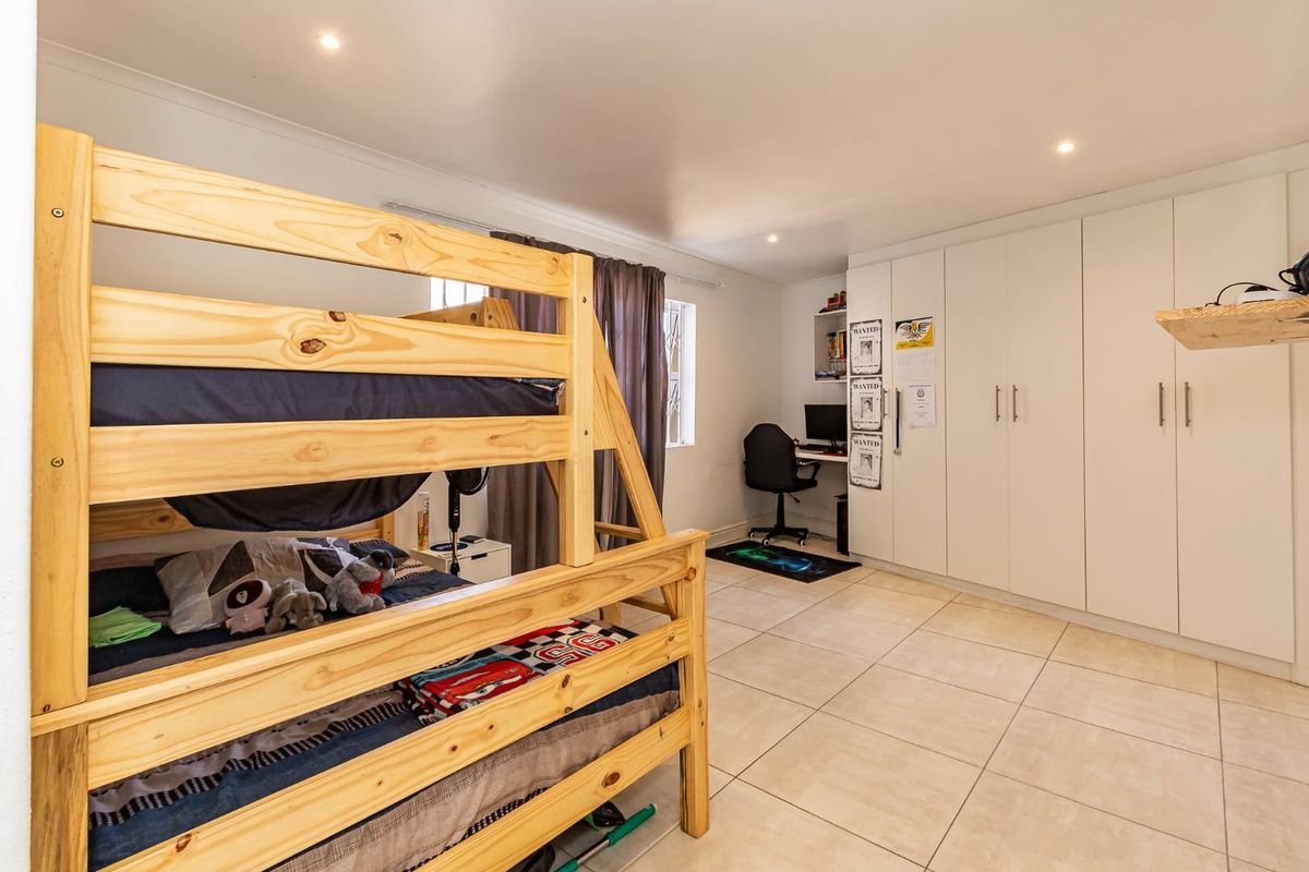 2 bedroom newly built family home - Photo 4