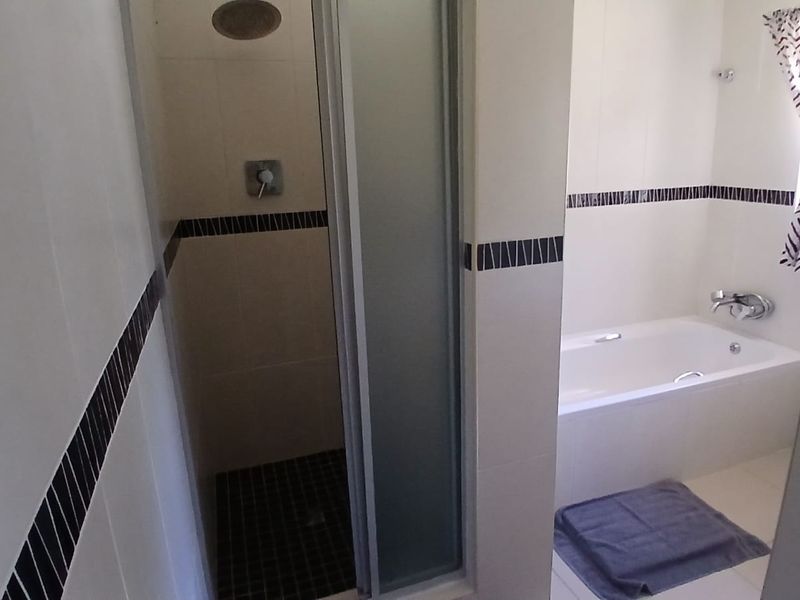 4 Bedroom family home to rent in Fichardtpark - Photo 9