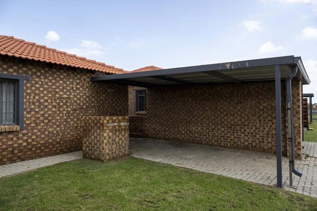 24 FULL TITLE MODERN 2-BEDROOM SIMPLEX UNITS AVAILABLE - Photo 4