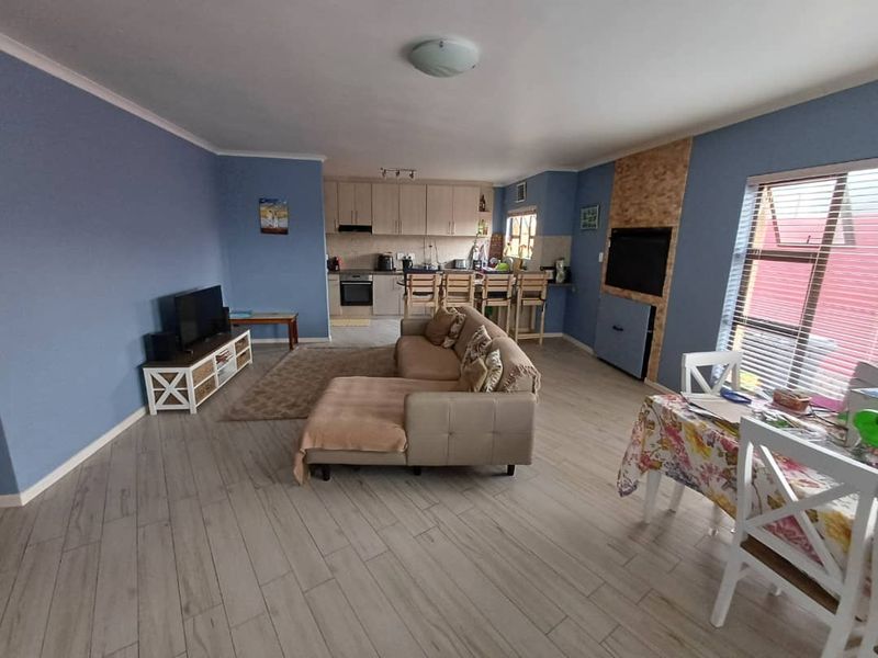 Starter Home - Photo 2