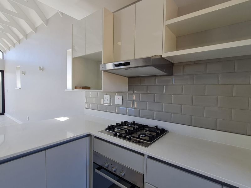 2 Bedroom Modern Apartment for long term rental - Photo 4