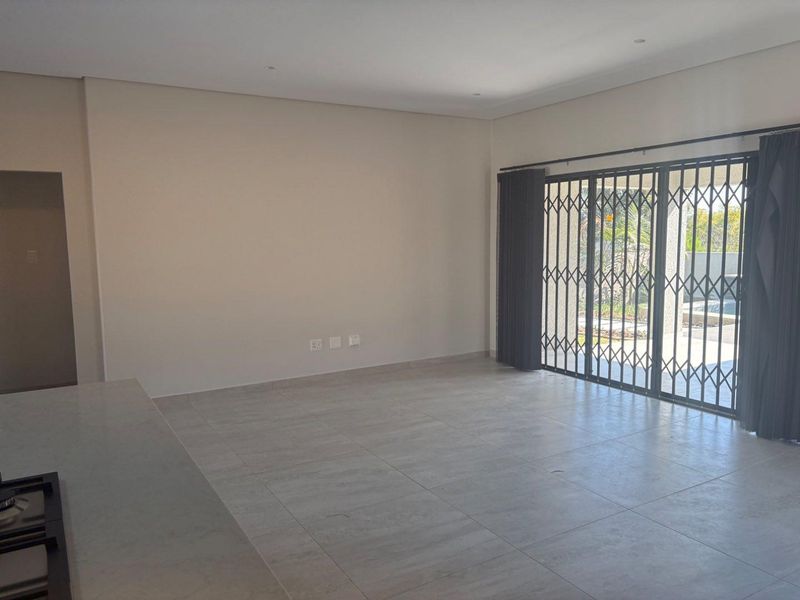 Brand New Simplex unit available to let - Photo 7