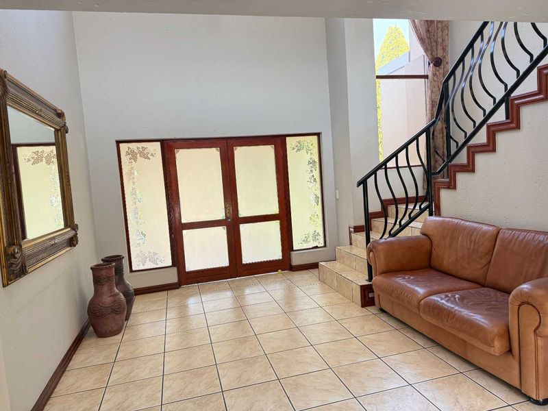 4 BEDROOM CLUSTER TO RENT IN CRAIGAVON - Photo 2