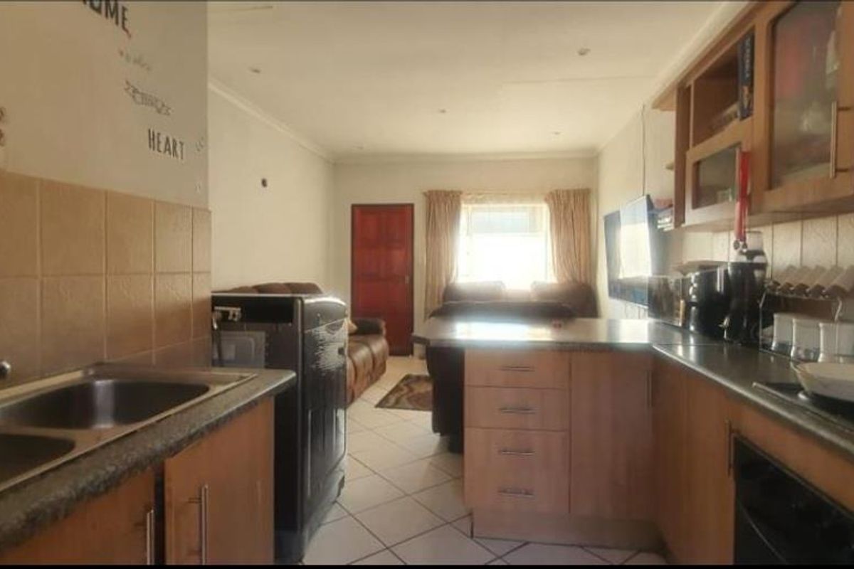 2 Bedroom Apartment For Sale - Photo 3