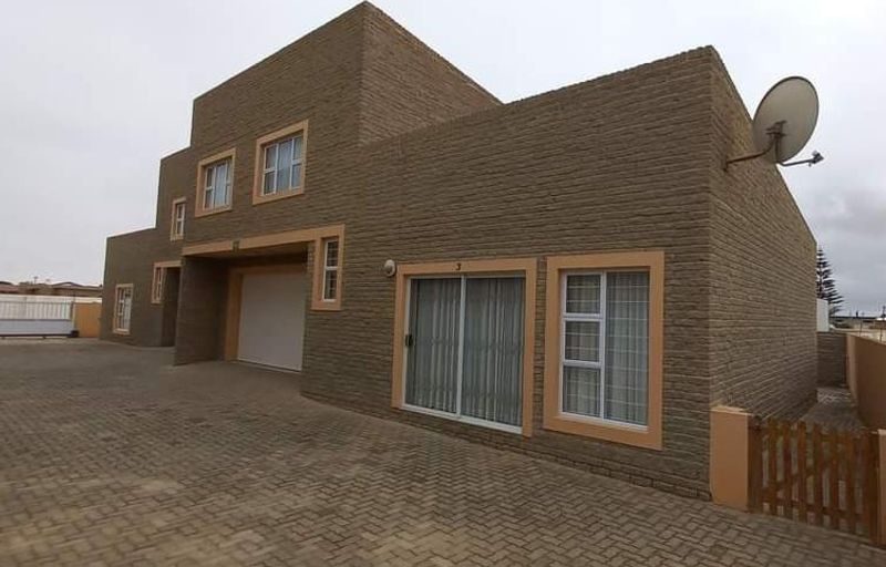 Townhouse for sale in Henties Bay