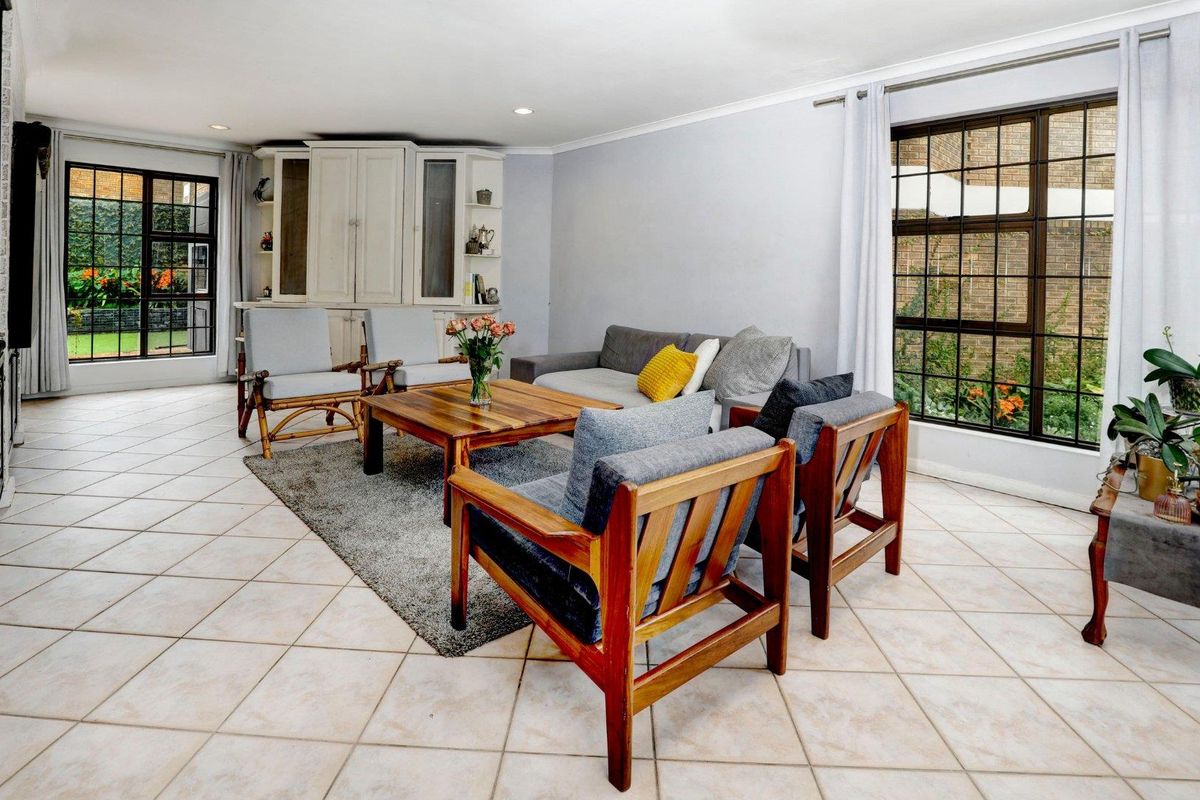 Secure and spacious with a difference - Photo 5