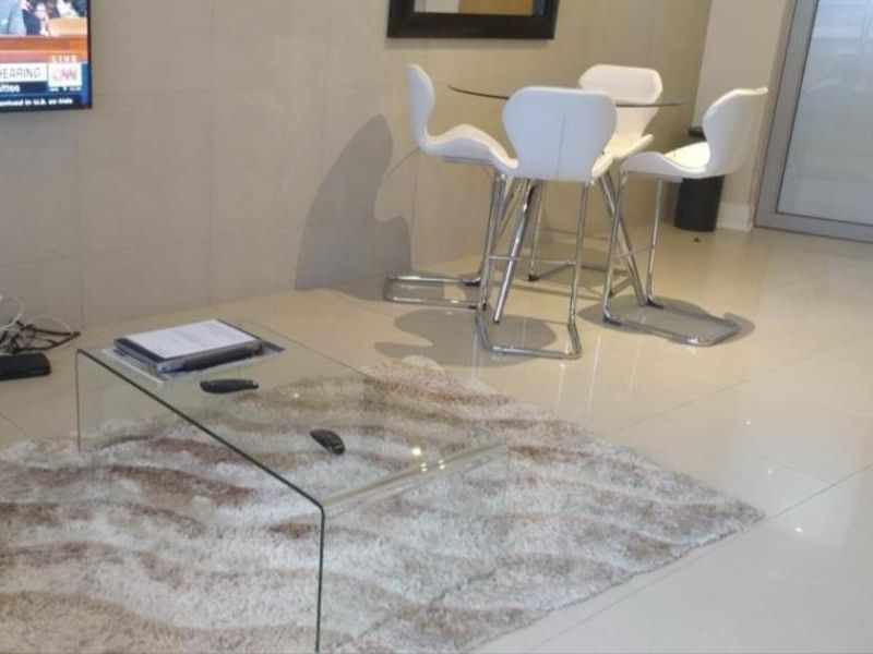 A MODERN ONE BEDROOM FURNISHED APARTMENT - Photo 3