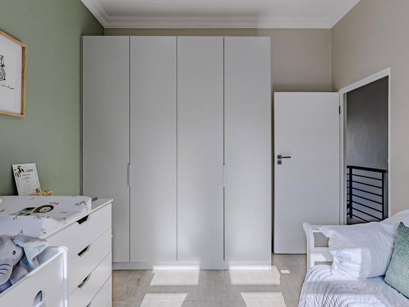 MODERN WITH ALL THE BELLS AND WHISTLES! - Photo 9