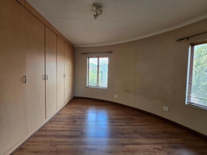 Modern Townhouse Bliss in Winchester Hills! - Photo 10