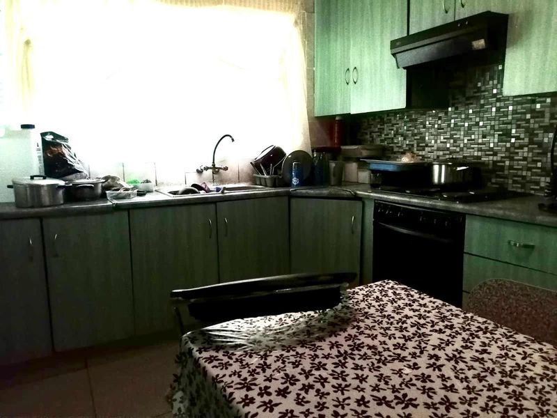 Charming 3-Bedroom Family Home in Seshego Zone 5 – Perfect Fixer-Upper Opportunity! - Photo 2