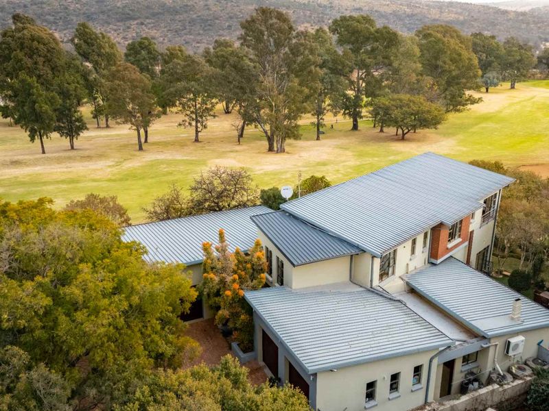 Masterpiece on the Fairway - Photo 5