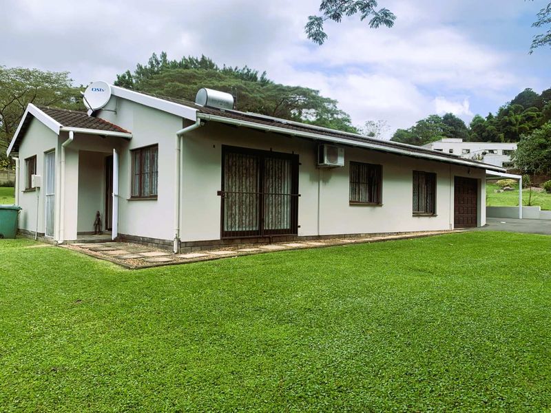Charming Starter Home with Space, Security & Future Potential – Crestholme - Photo 1