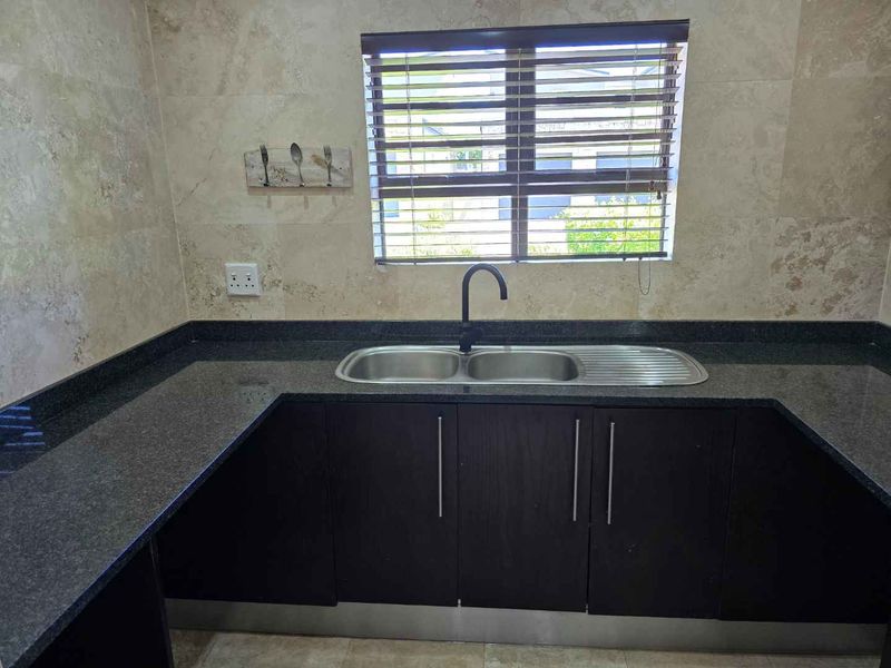 Eco-Friendly Luxury | Seamless Off-Grid Living with Solar, Inverter, & Backup Battery - Photo 6