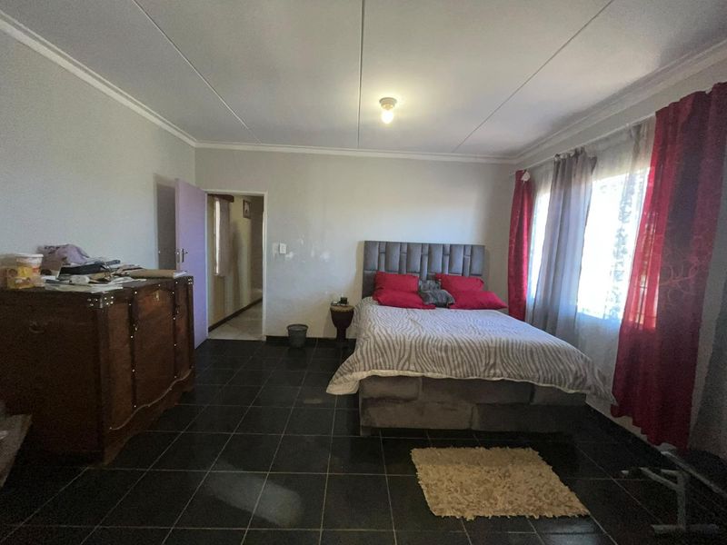 🚨 HOUSE FOR SALE | KHOMASDAL – N$1,850,000 🚨 🔥 SPACIOUS FAMILY HOME WITH HUGE POTENTIAL 🔥 - Photo 3