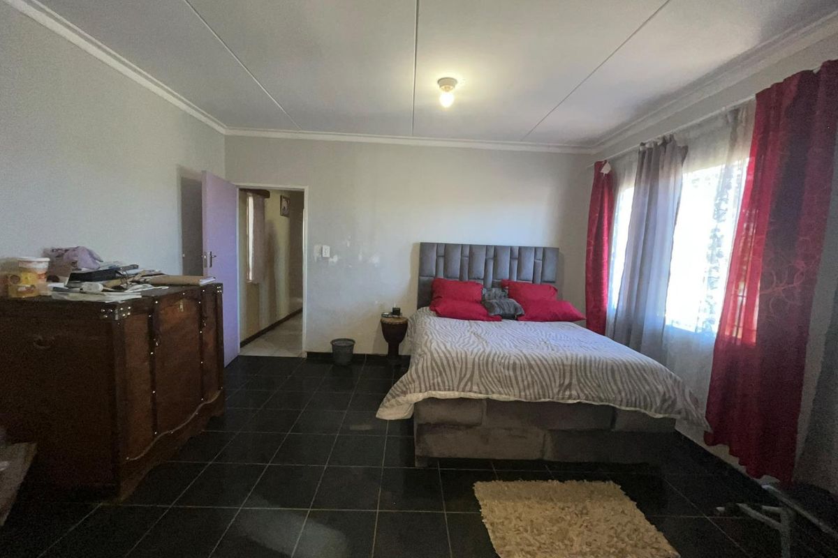 🚨 HOUSE FOR SALE | KHOMASDAL – N$1,850,000 🚨 🔥 SPACIOUS FAMILY HOME WITH HUGE POTENTIAL 🔥 - Photo 3