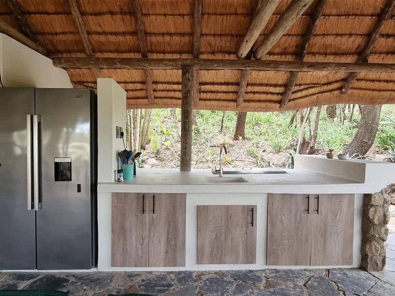 Sole and Exclusive mandate, commercial lodge Ndlovumzi Nature Reserve. - Photo 10