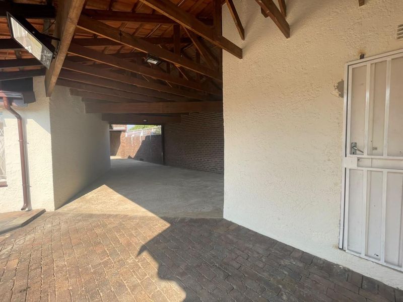 Secure, Comfortable 3-Bedroom Rental Near Kempton Gate! - Photo 5