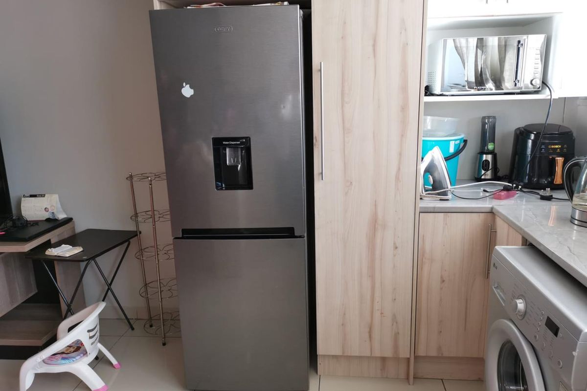 Renovated one bedroom urgentt rental - Photo 4