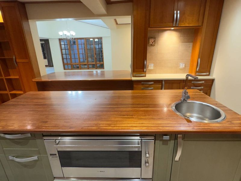 Bramley Brilliance – A Mansion Made for Legacy Living - Photo 9