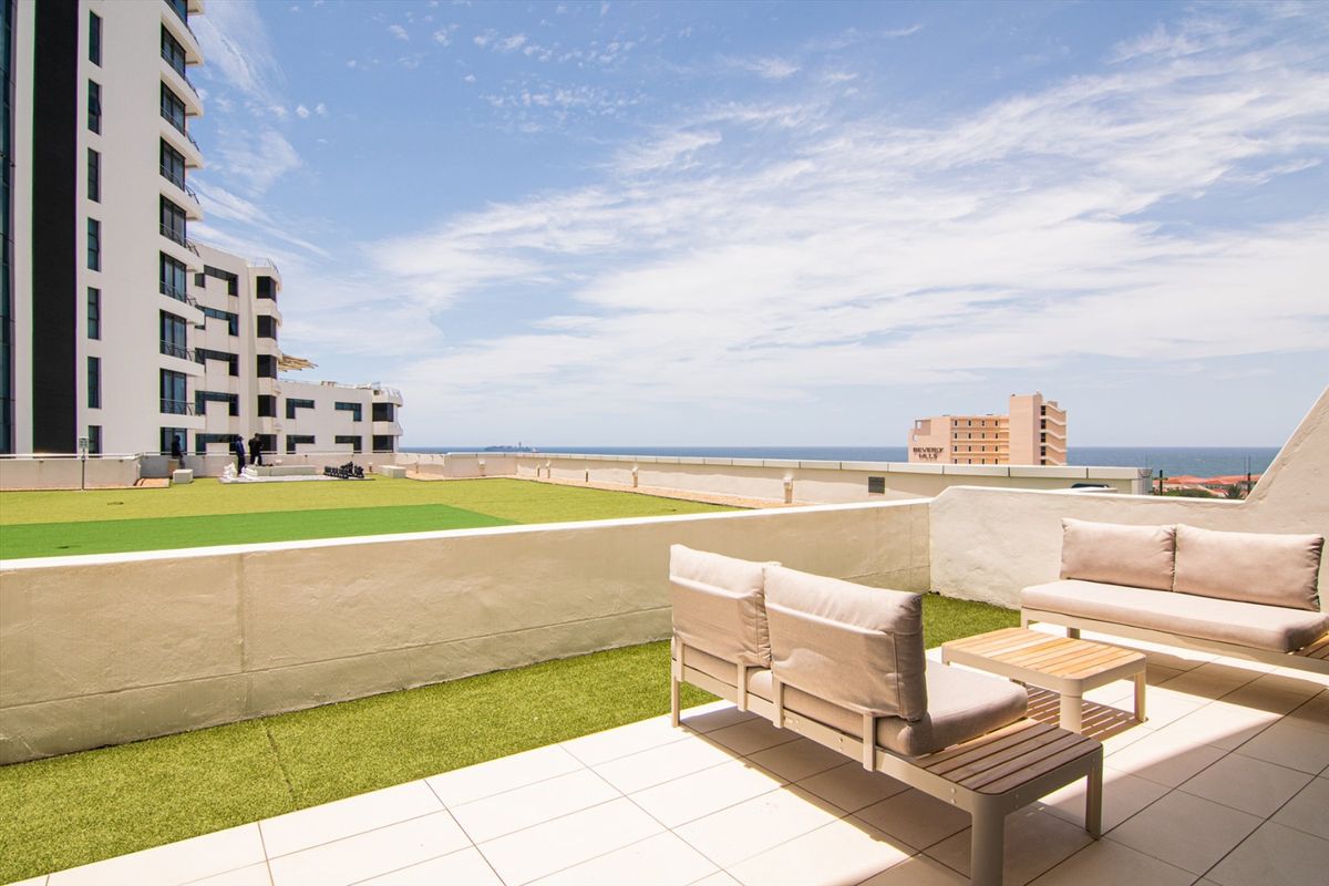 Ready to Settle in Comfort and Luxury ? - Photo 2