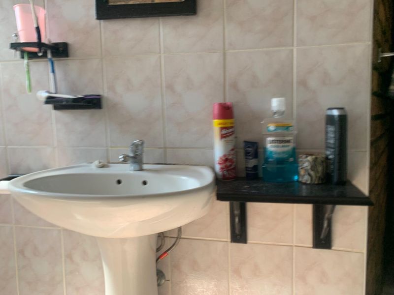 **Charming 3-Bedroom Apartment for Sale in Townview** - Photo 9