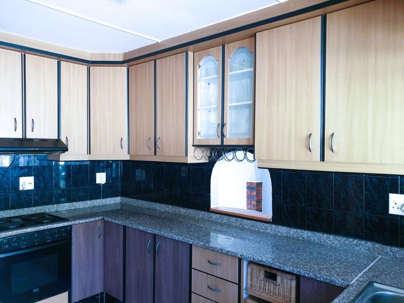 Smallholding for Sale Redcliffe. - Photo 4