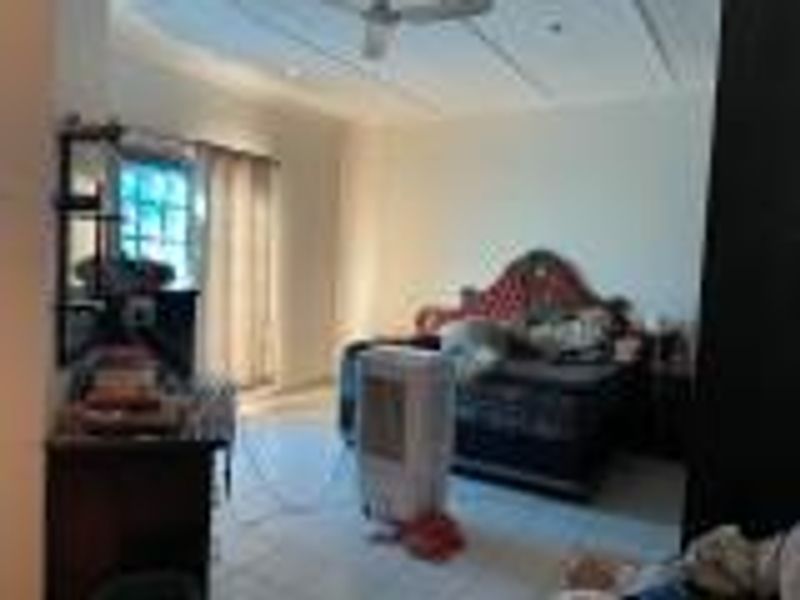 Discover Endless Potential: Home Plus Huge Workshops - Photo 5