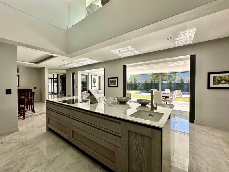 Elegant Home For Sale in the Prestigious Waterfall Country Estate - Photo 3