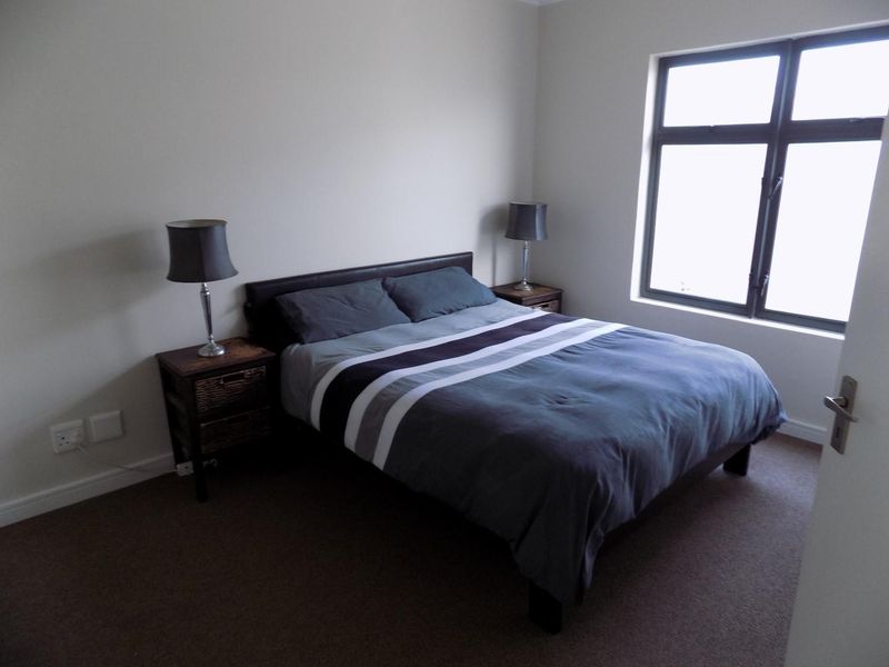 Lovely free-standing 3 bed home in Fishermans Village - Photo 10