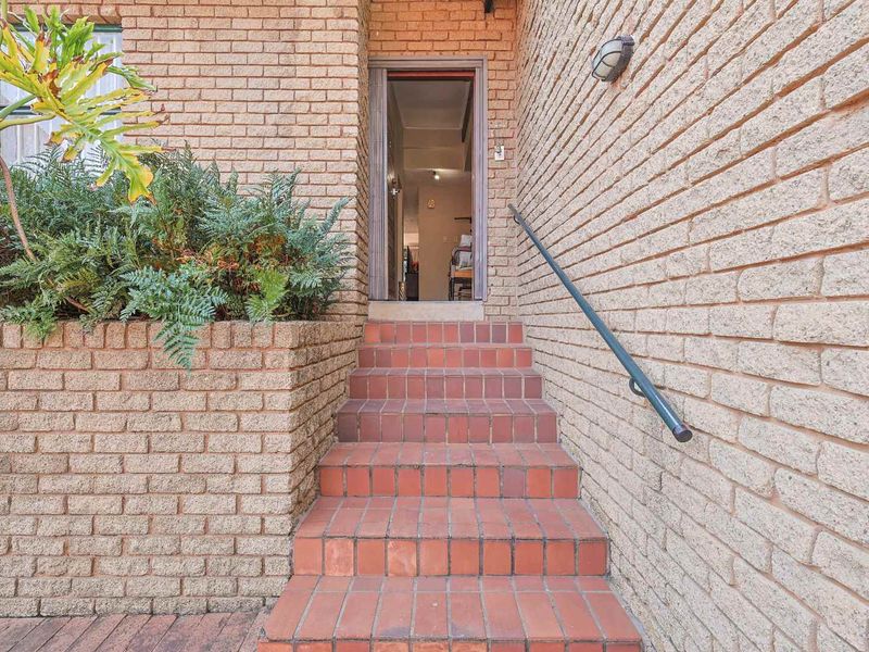 3 Bedroom Townhouse for Sale - Photo 3