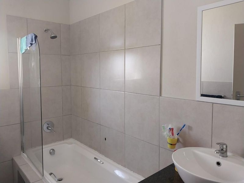 NEW MODERN TOWNHOUSE - Photo 7