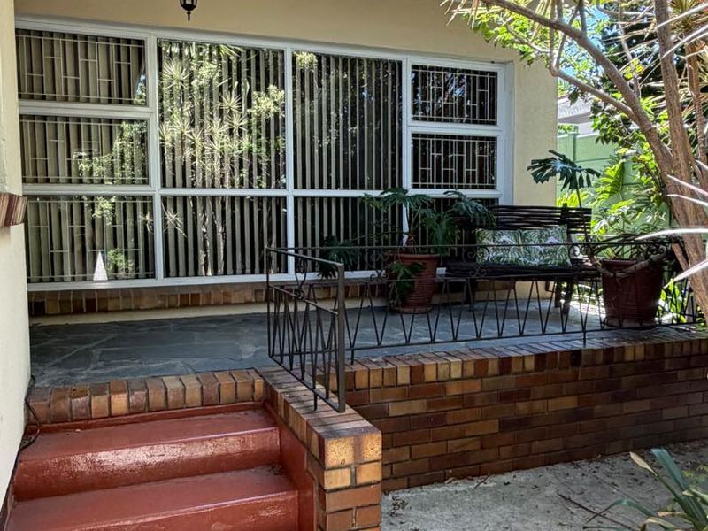 Charming Family Home with Warm Character & Entertaining Spaces - Boston, Bellville - Photo 4