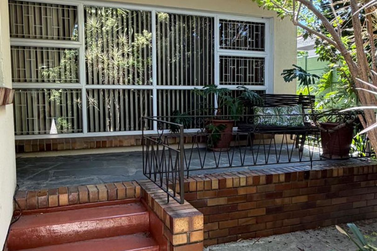 Charming Family Home with Warm Character & Entertaining Spaces - Boston, Bellville - Photo 4