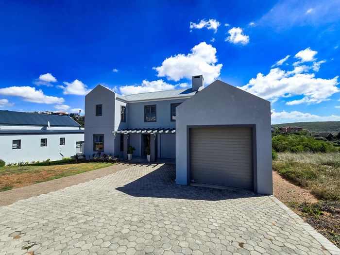 Property #2369188, House For Sale in Still Bay West