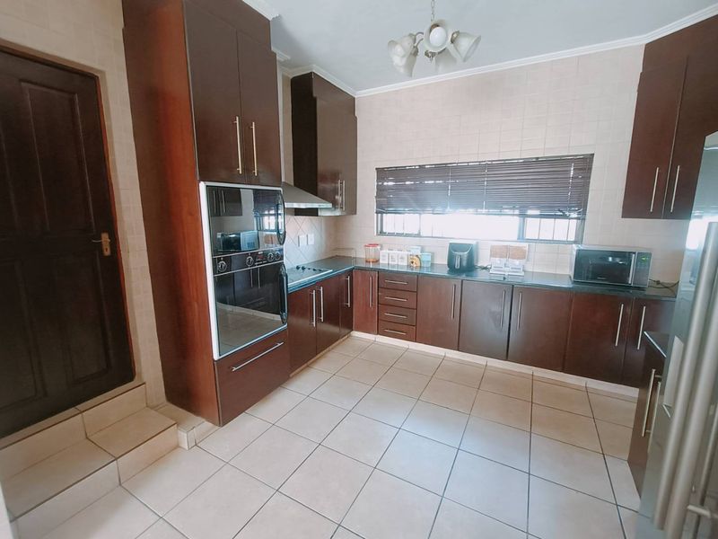BEAUTIFUL FAMILY HOUSE FOR SALE IN AMBERFIELD RIDGE ESTATE! - Photo 7