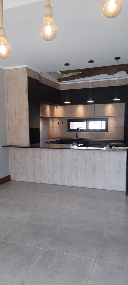 Quartz counter tops in the kitchen