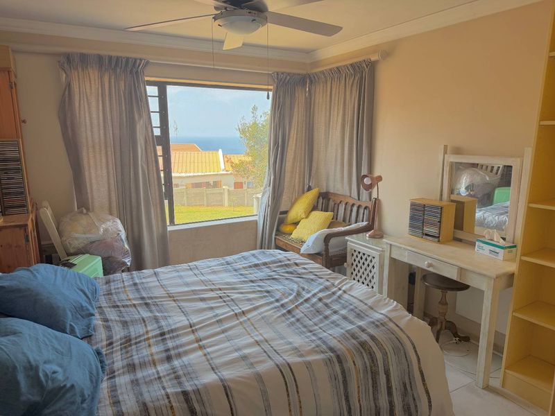 Charming Double-Storey Duet with Spectacular Sea Views - Photo 10